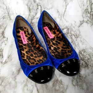 Betsey Johnson Flats
